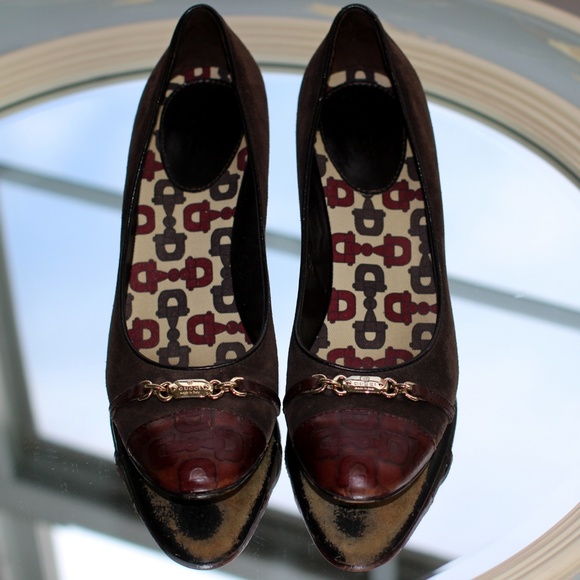 Vintage Gucci Ox Blood/Brown Suede Badge Pump - Picture 3 of 8
